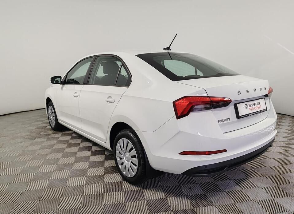 Skoda Rapid 1.6 MT (90 л.с.)