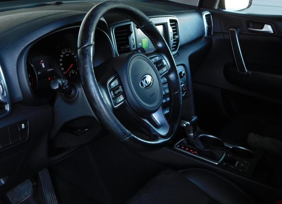 Kia Sportage 2.0 AT (150 л.с.) 4WD