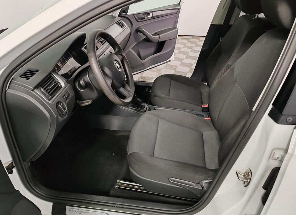 Skoda Rapid 1.6 AT (110 л.с.)