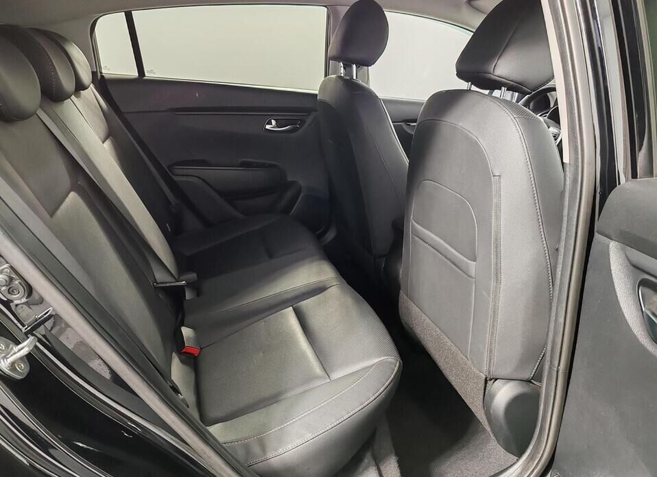 Kia Rio X-Line 1.6 AT (123 л.с.)