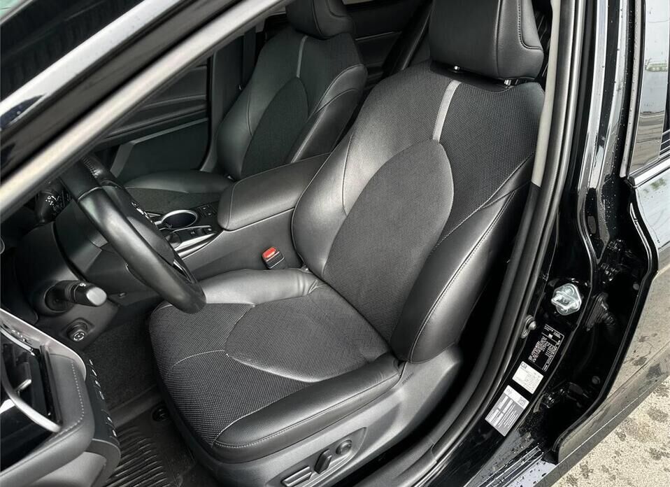 Toyota Camry 2.5 AT (200 л.с.)