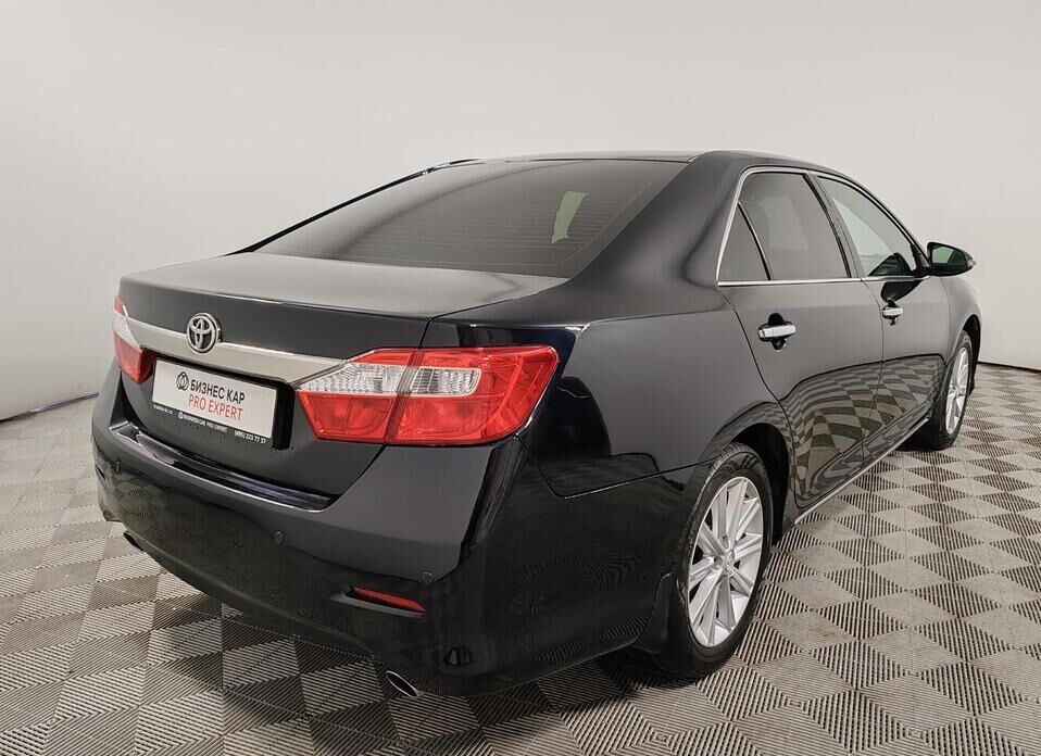 Toyota Camry 3.5 AT (249 л.с.)