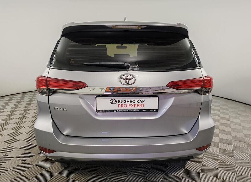 Toyota Fortuner 2.8d AT (200 л.с.) 4WD