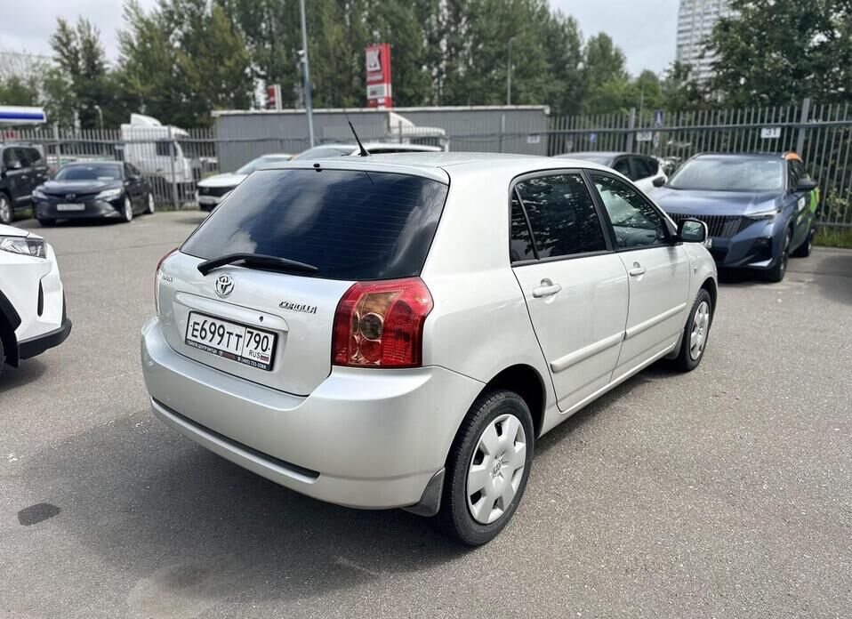 Toyota Corolla 1.6 AT (110 л.с.)