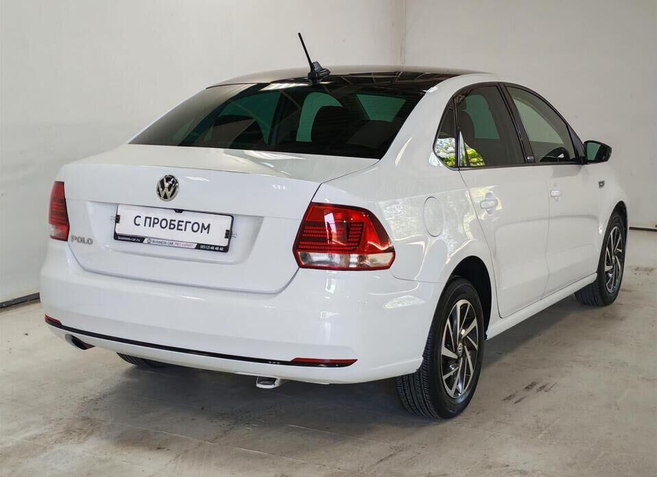 Volkswagen Polo 1.6 AT (110 л.с.)