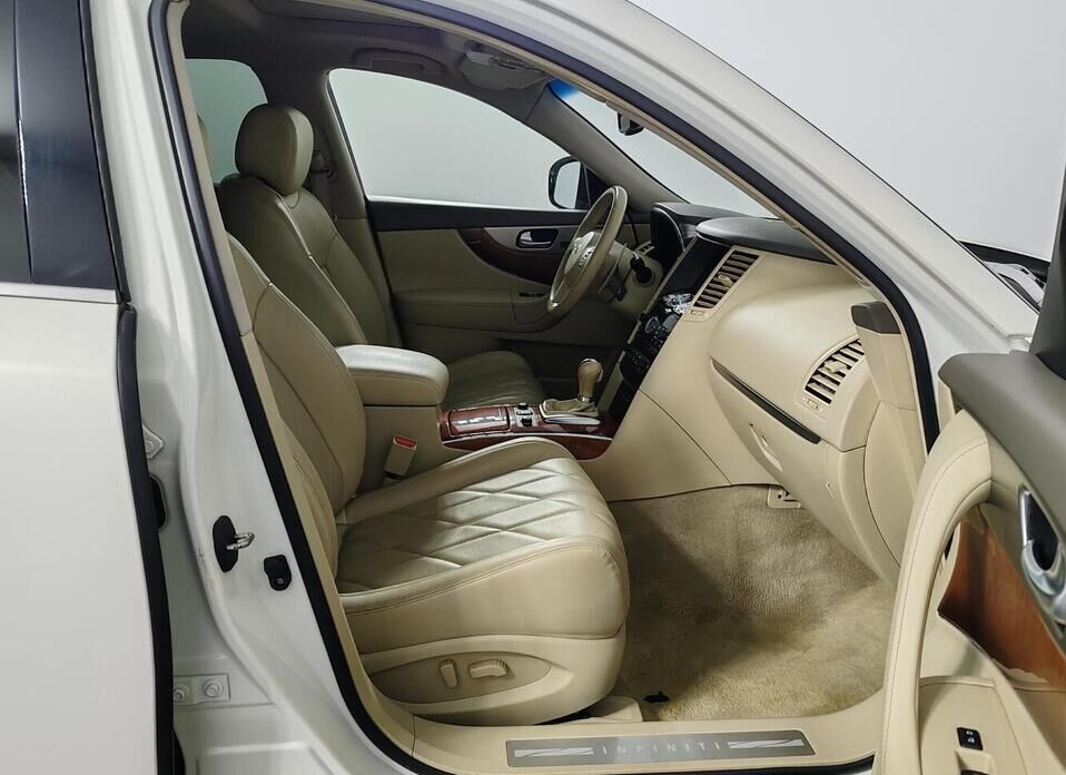 Infiniti QX70 3.7 AT (333 л.с.) 4WD