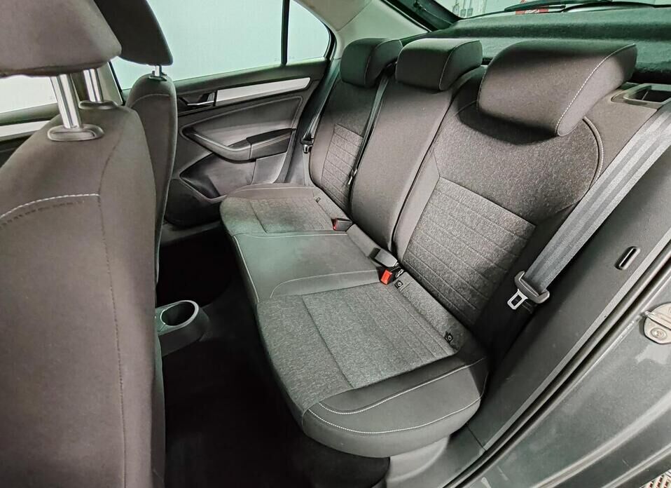 Skoda Rapid 1.6 AT (110 л.с.)