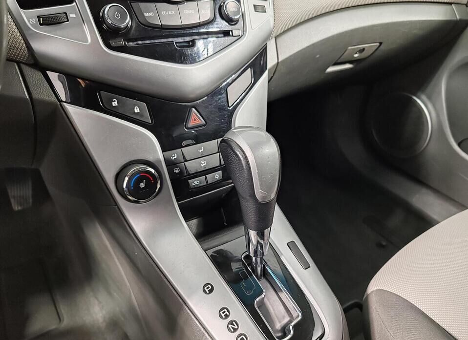 Chevrolet Cruze 1.6 AT (109 л.с.)