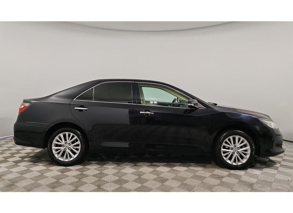 Toyota Camry 2.5 AT (181 л.с.)