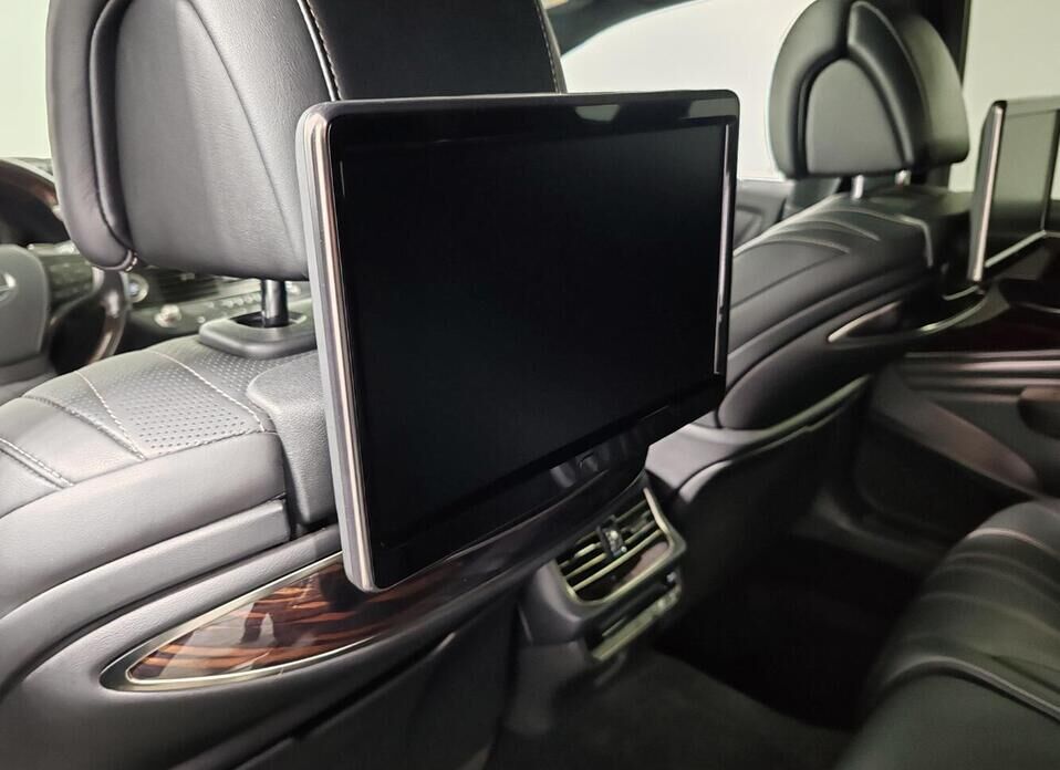Lexus LS 500 3.4 AT (421 л.с.) 4WD