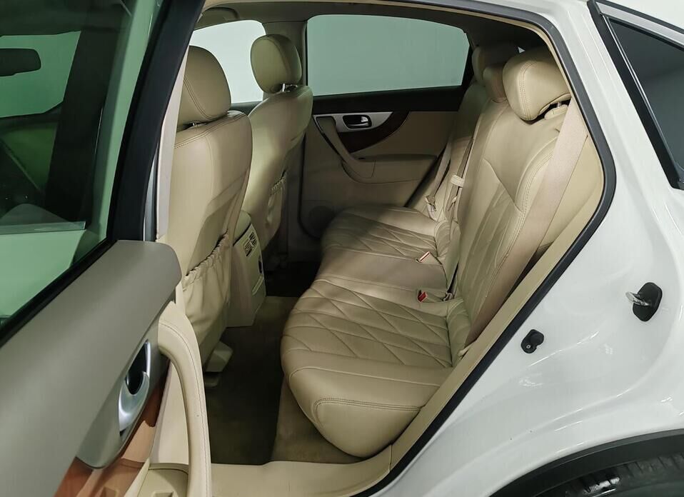 Infiniti FX FX37 3.7 AT (333 л.с.) 4WD