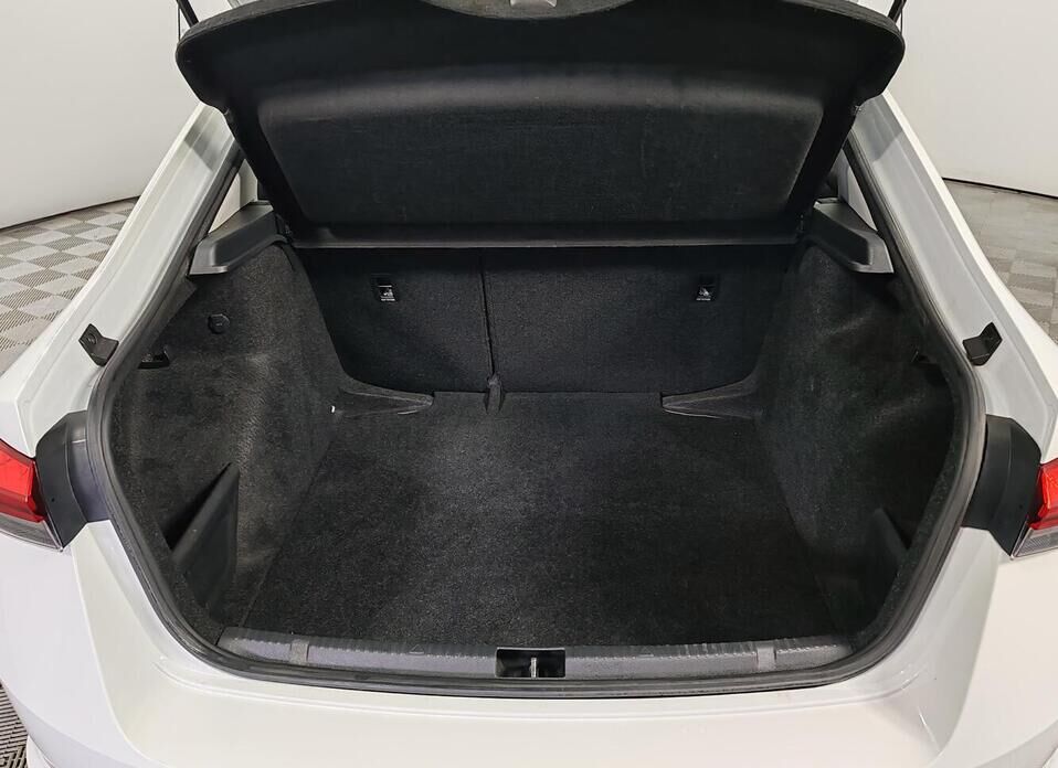 Skoda Rapid 1.6 MT (90 л.с.)