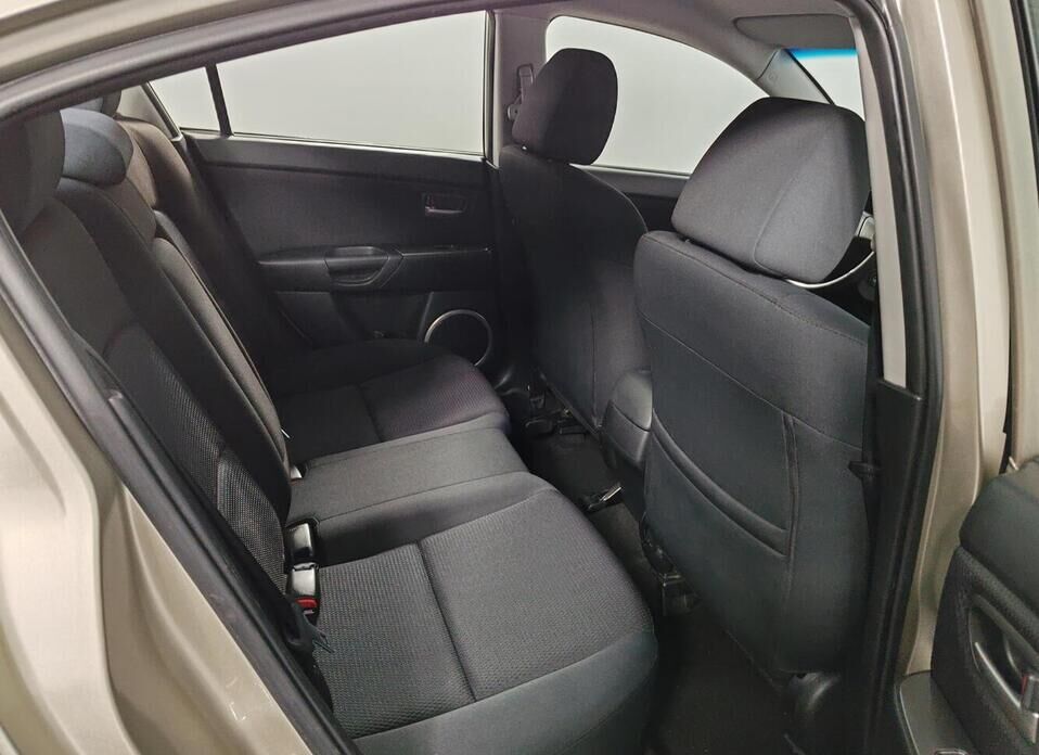 Mazda 3 1.6 AT (105 л.с.)
