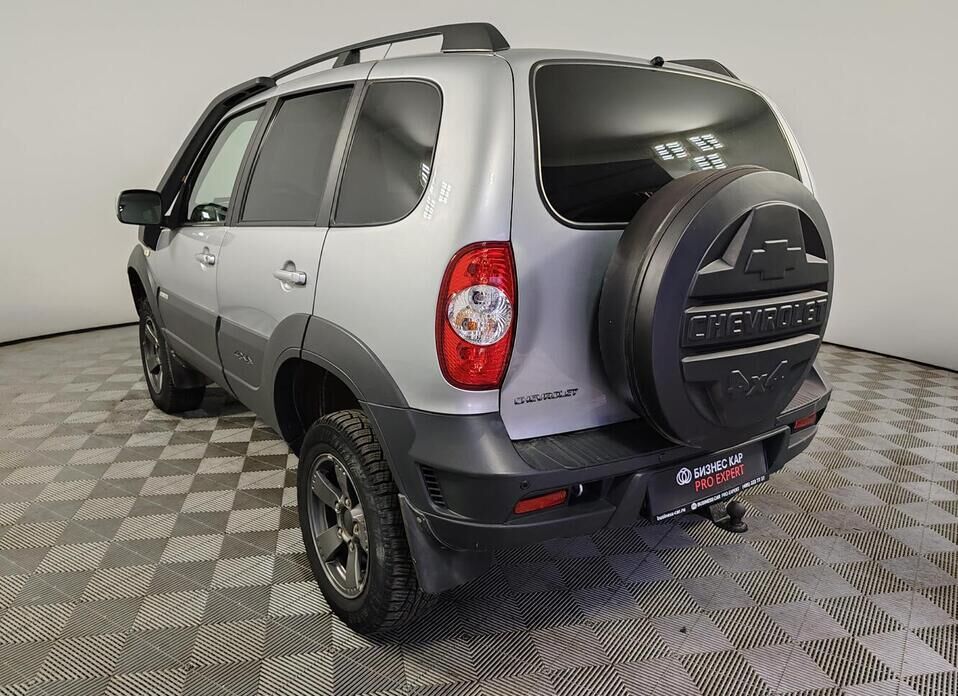 Chevrolet Niva 1.7 MT (80 л.с.) 4WD