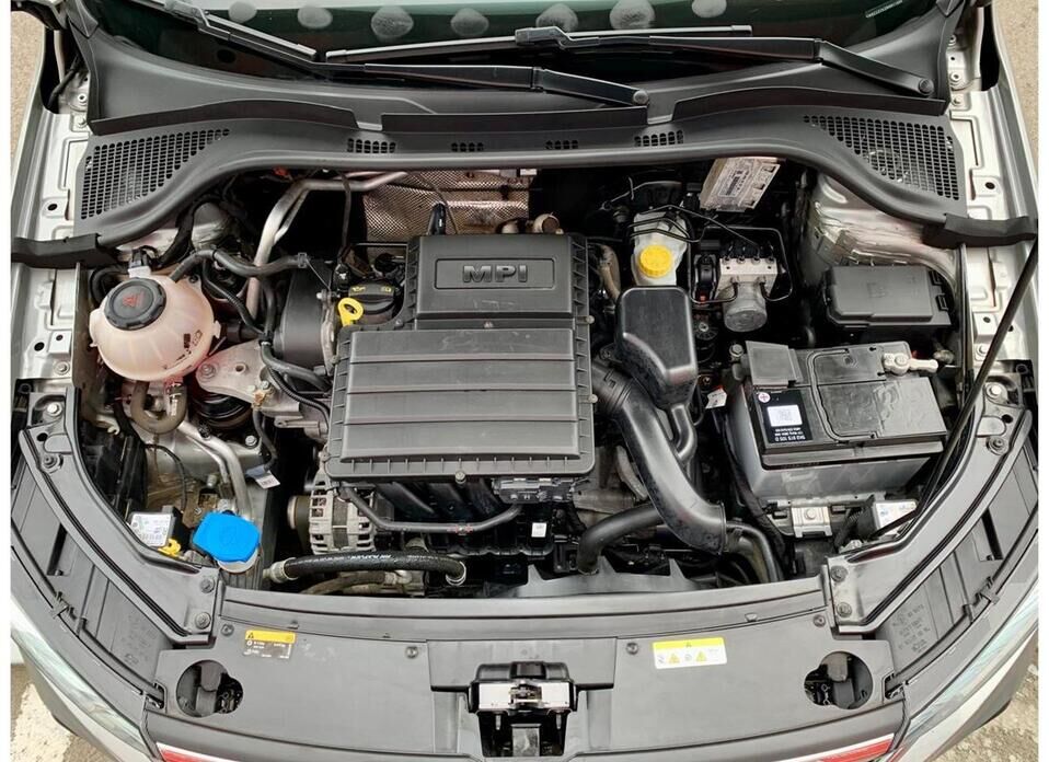 Volkswagen Polo 1.6 MT (110 л.с.)