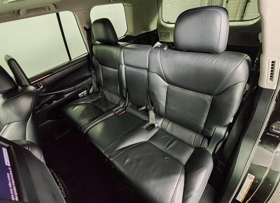 Lexus LX 570 5.7 AT (367 л.с.) 4WD