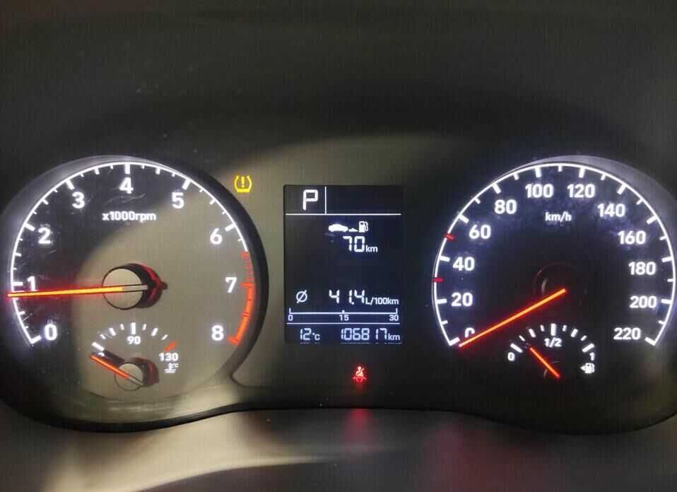 Hyundai Solaris 1.4 AT (100 л.с.)