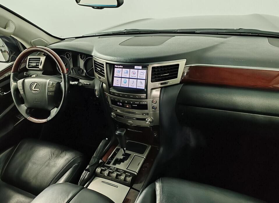 Lexus LX 570 5.7 AT (367 л.с.) 4WD