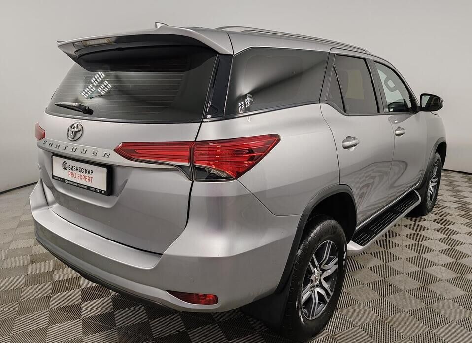 Toyota Fortuner 2.8d AT (200 л.с.) 4WD