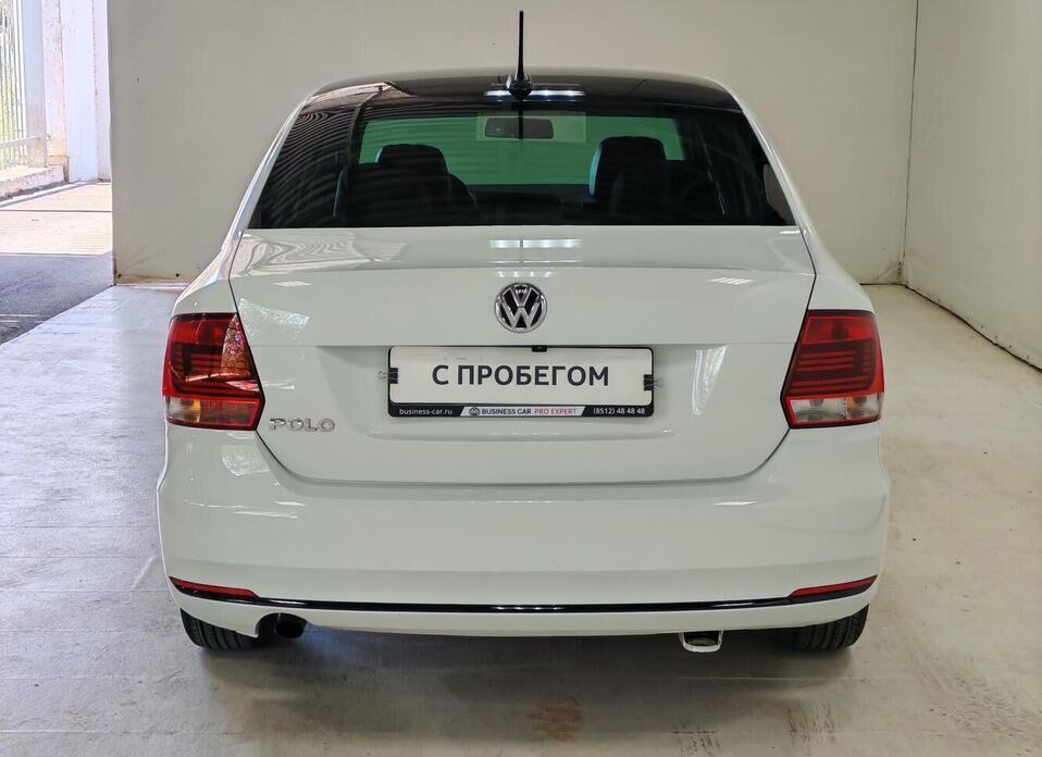 Volkswagen Polo 1.6 AT (110 л.с.)