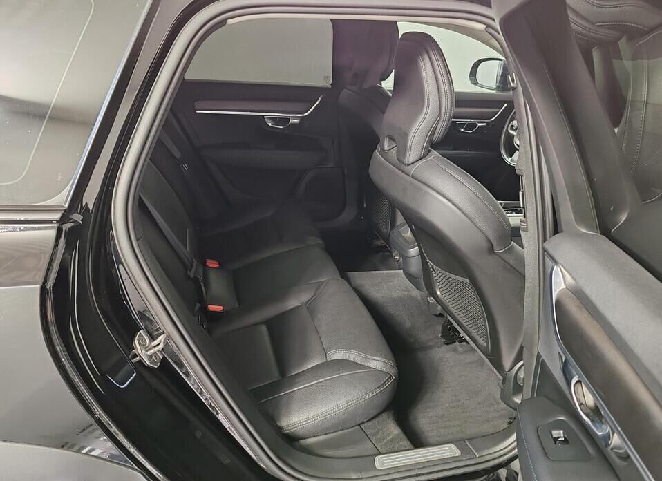 Volvo V90 Cross Country 2.0d AT (190 л.с.) 4WD