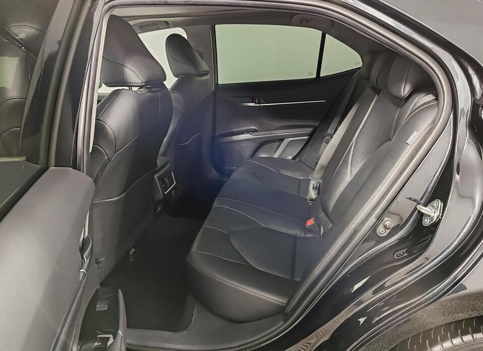 Toyota Camry 2.5 AT (206 л.с.)