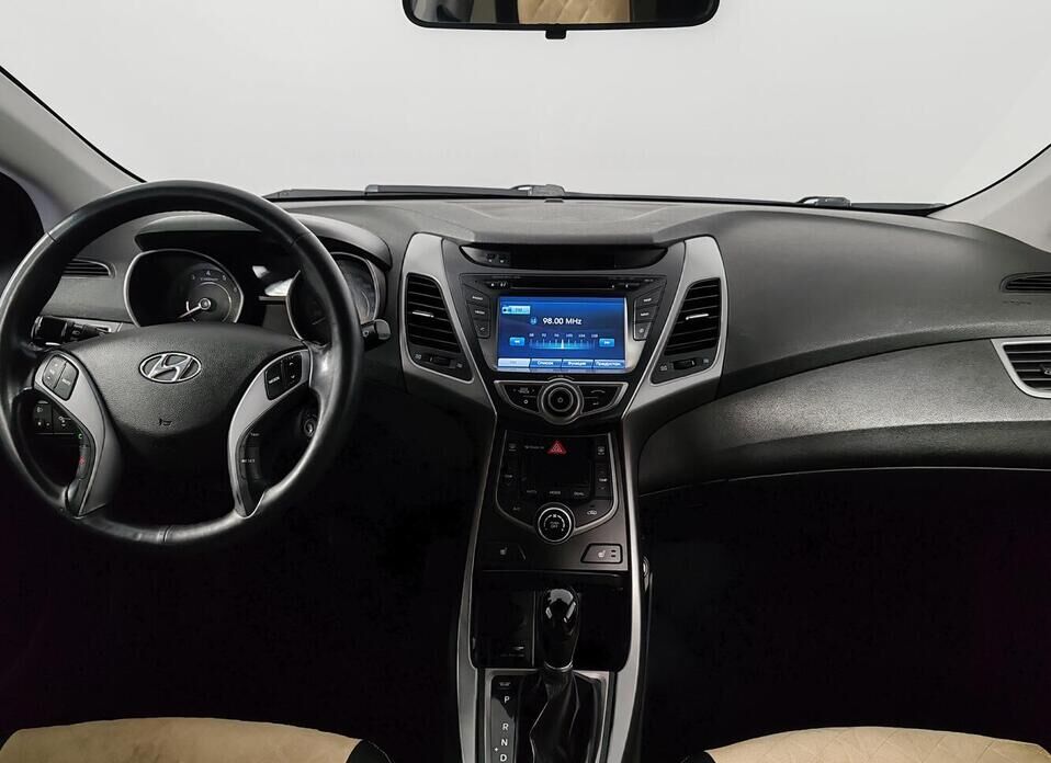 Hyundai Elantra 1.8 AT (150 л.с.)