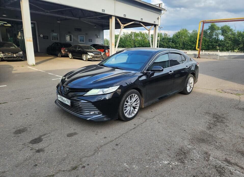 Toyota Camry 2.5 AT (181 л.с.)