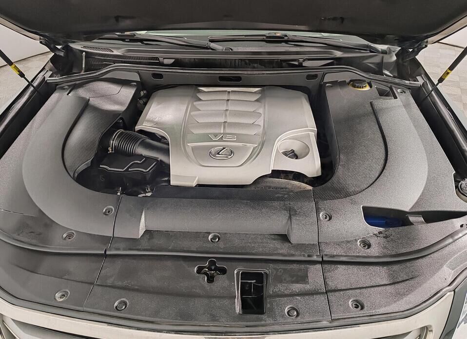 Lexus LX 570 5.7 AT (367 л.с.) 4WD