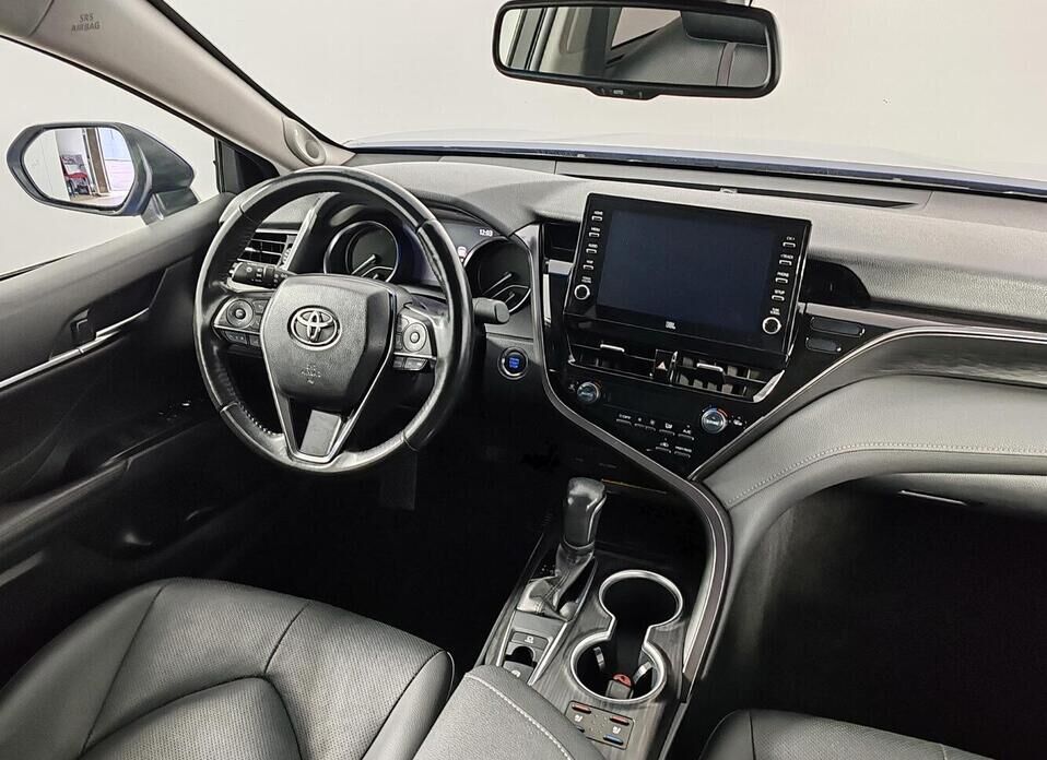 Toyota Camry 2.5 AT (200 л.с.)