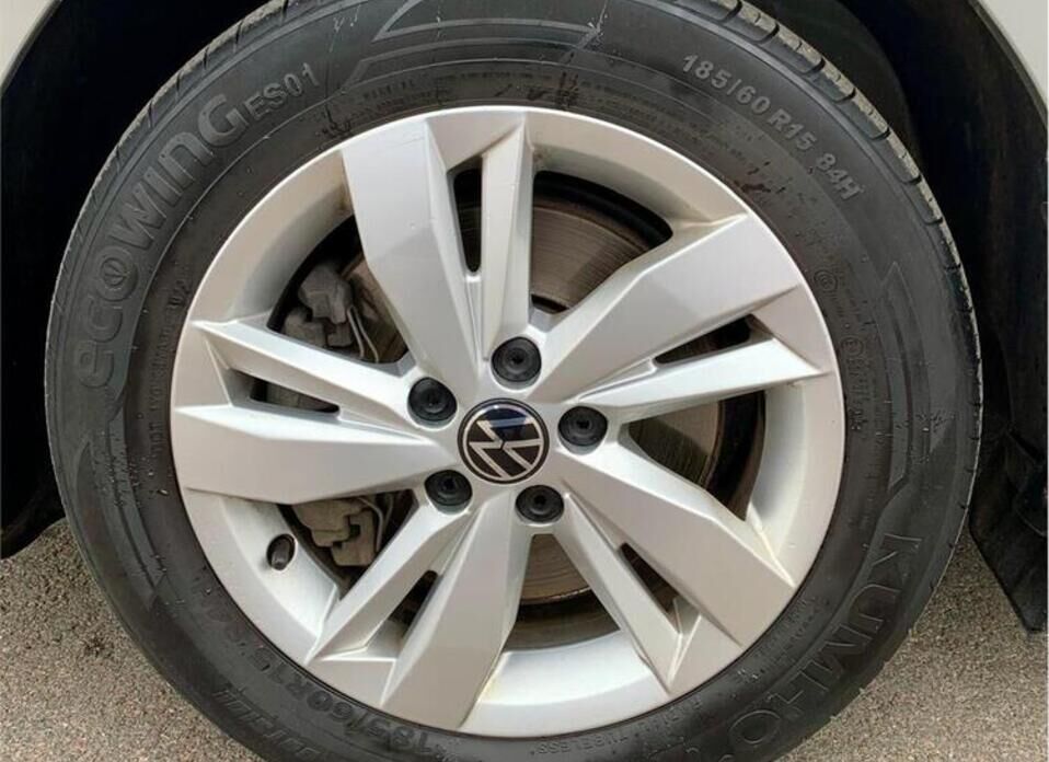 Volkswagen Polo 1.6 MT (110 л.с.)
