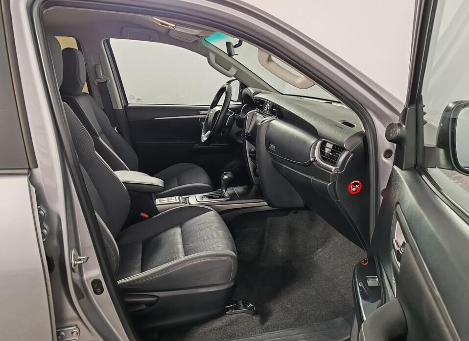Toyota Fortuner 2.8d AT (200 л.с.) 4WD