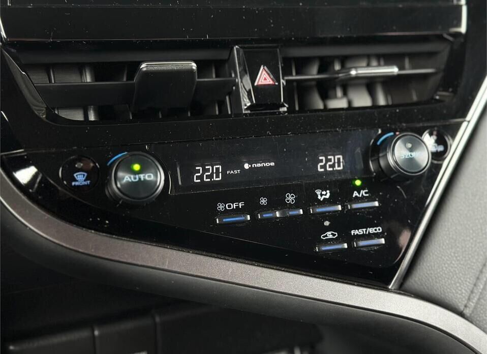 Toyota Camry 2.5 AT (200 л.с.)