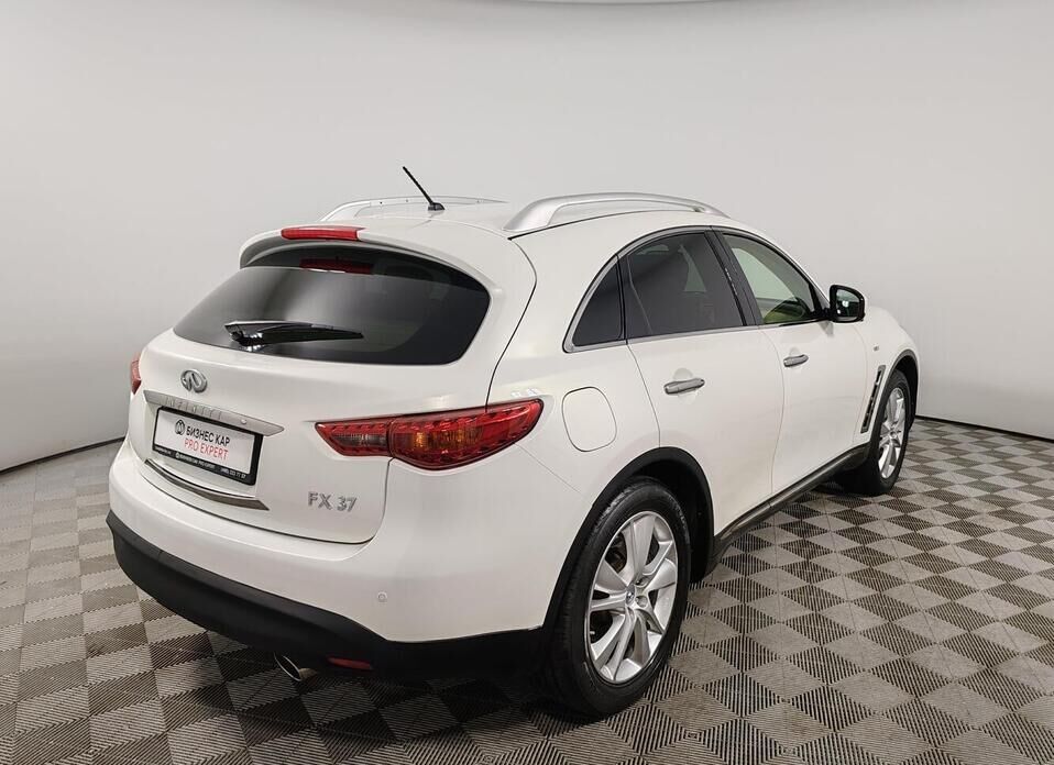 Infiniti FX FX37 3.7 AT (333 л.с.) 4WD