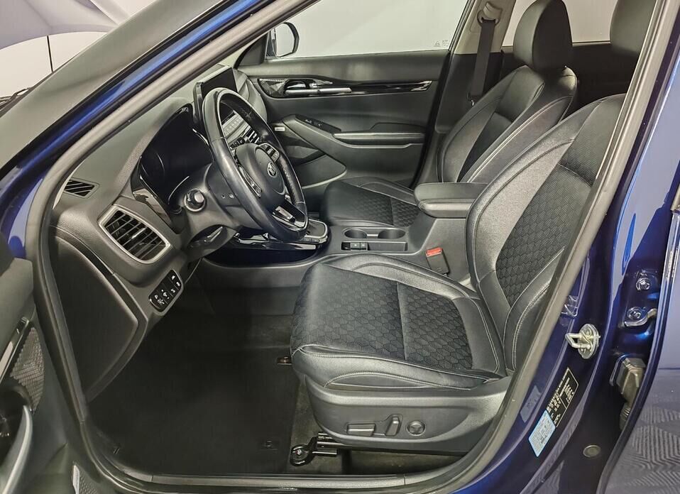 Kia Seltos 2.0 CVT (149 л.с.) 4WD