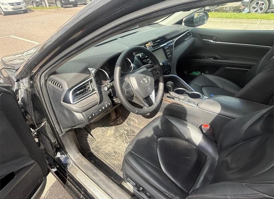 Toyota Camry 2.5 AT (181 л.с.)
