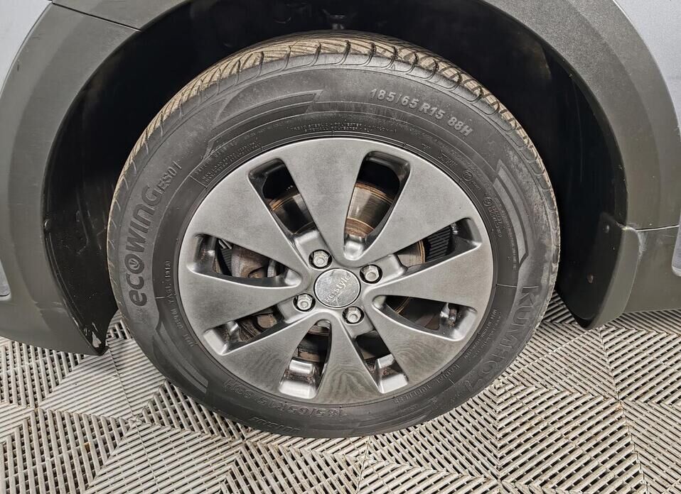 Kia Rio X-Line 1.6 AT (123 л.с.)
