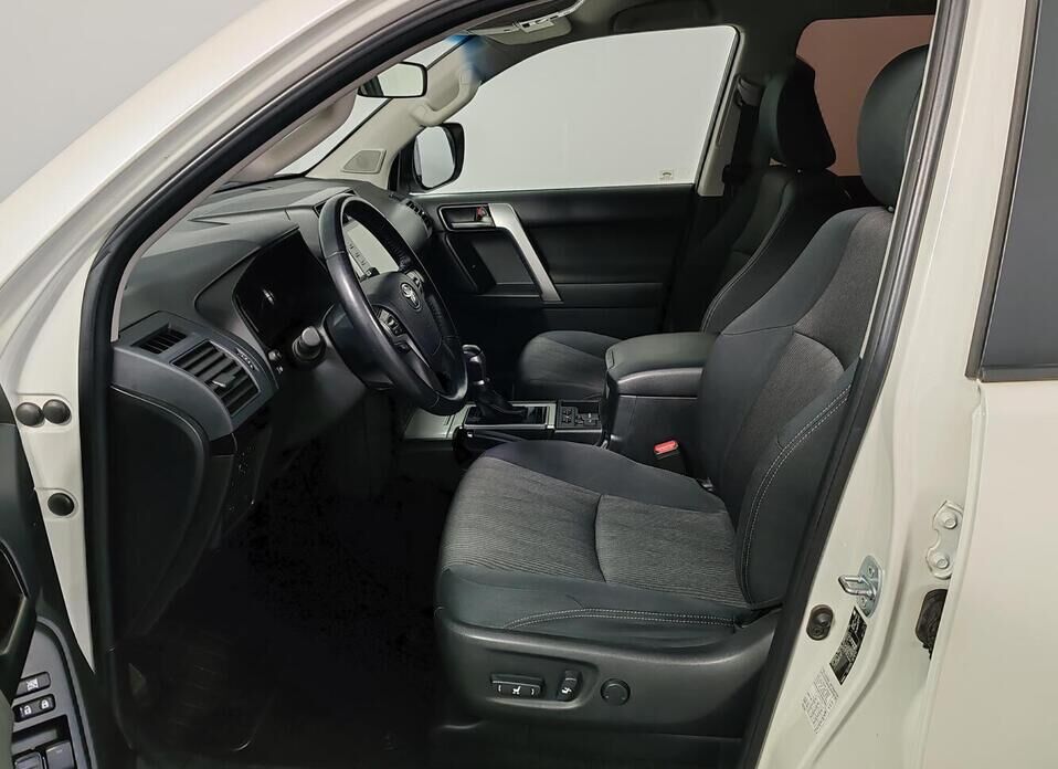Toyota Land Cruiser Prado 2.8d AT (200 л.с.) 4WD
