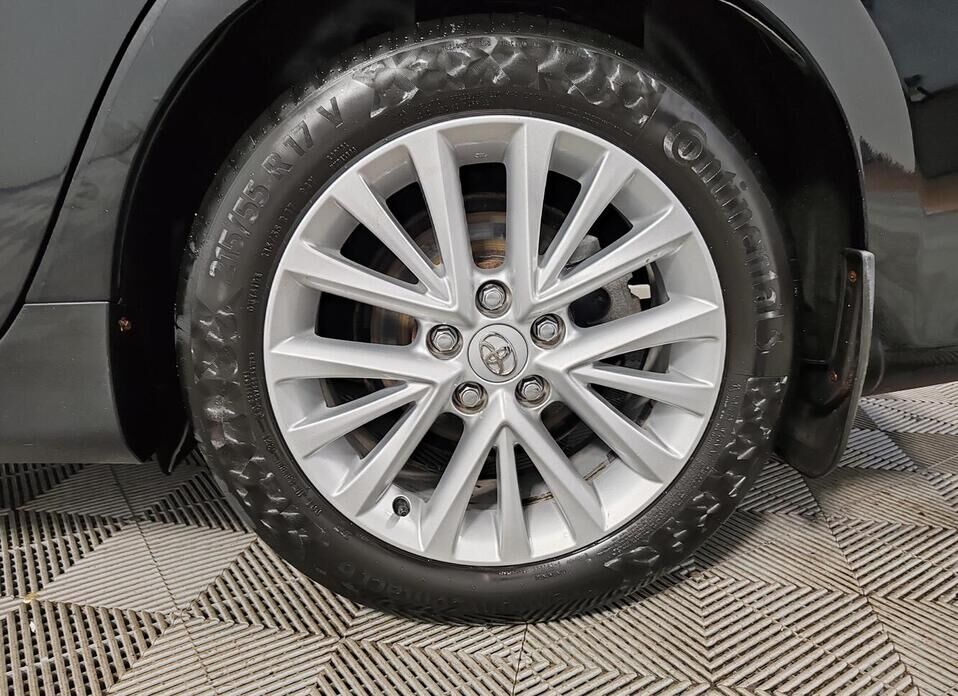 Toyota Camry 3.5 AT (249 л.с.)
