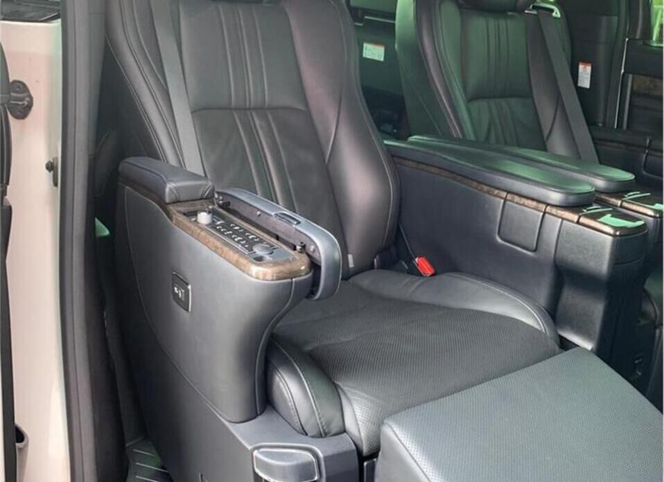 Toyota Vellfire 2.5hyb CVT (152 л.с.) 4WD