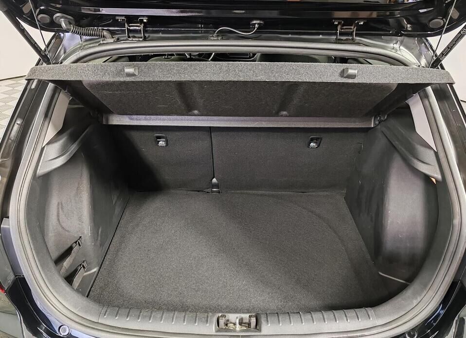 Kia Rio X-Line 1.6 AT (123 л.с.)