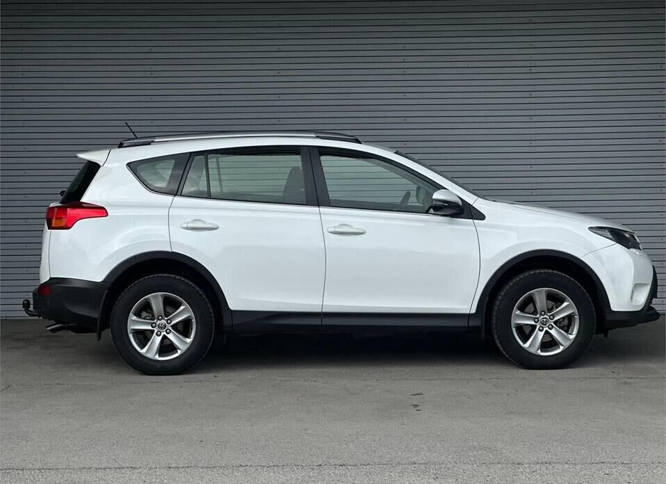Toyota RAV4 2.2d AT (149 л.с.) 4WD