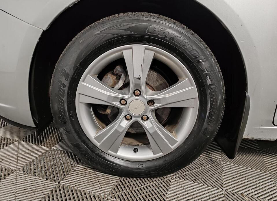 Chevrolet Cruze 1.6 AT (109 л.с.)