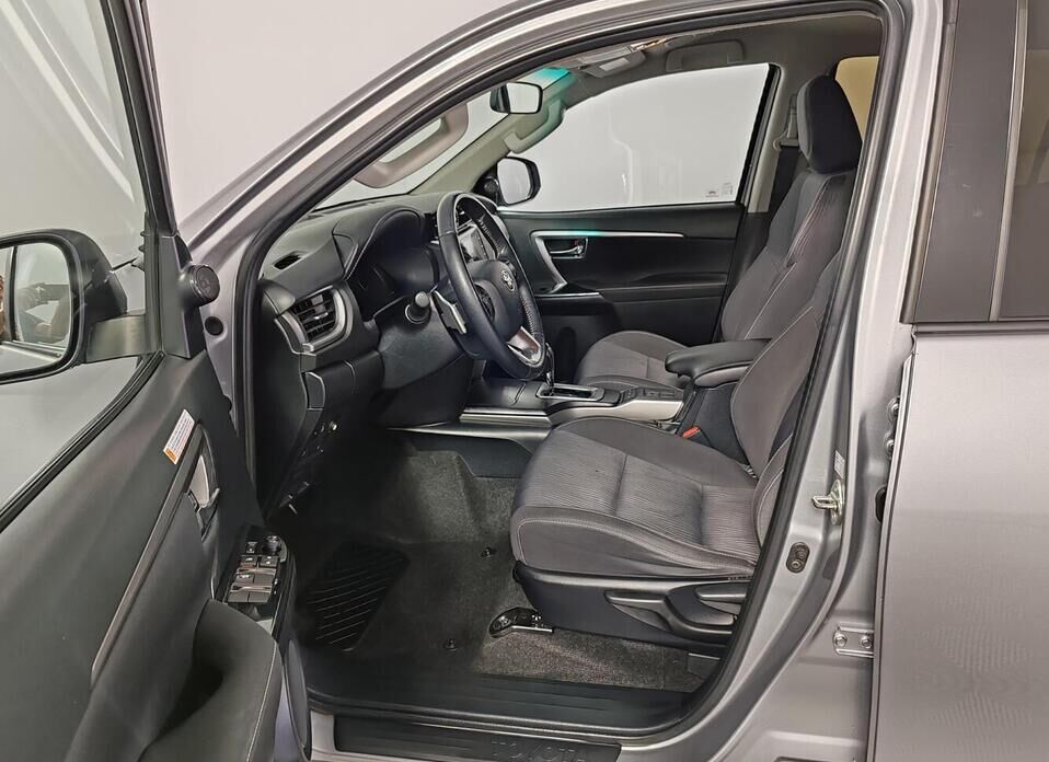 Toyota Fortuner 2.8d AT (200 л.с.) 4WD