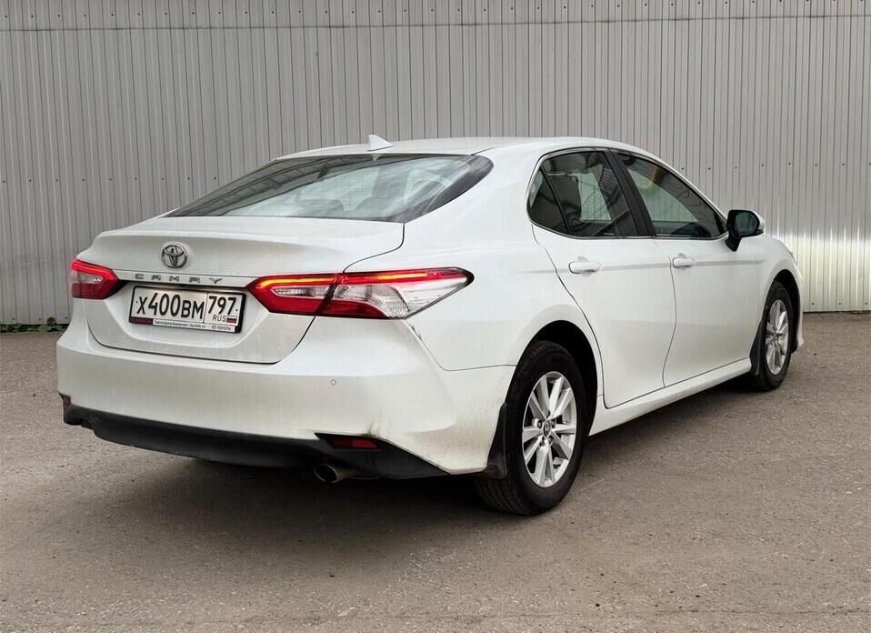 Toyota Camry 2.5 AT (181 л.с.)