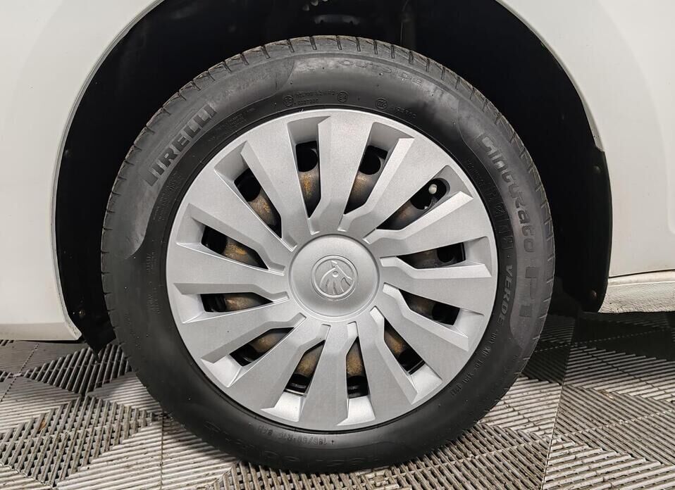 Skoda Rapid 1.6 MT (90 л.с.)