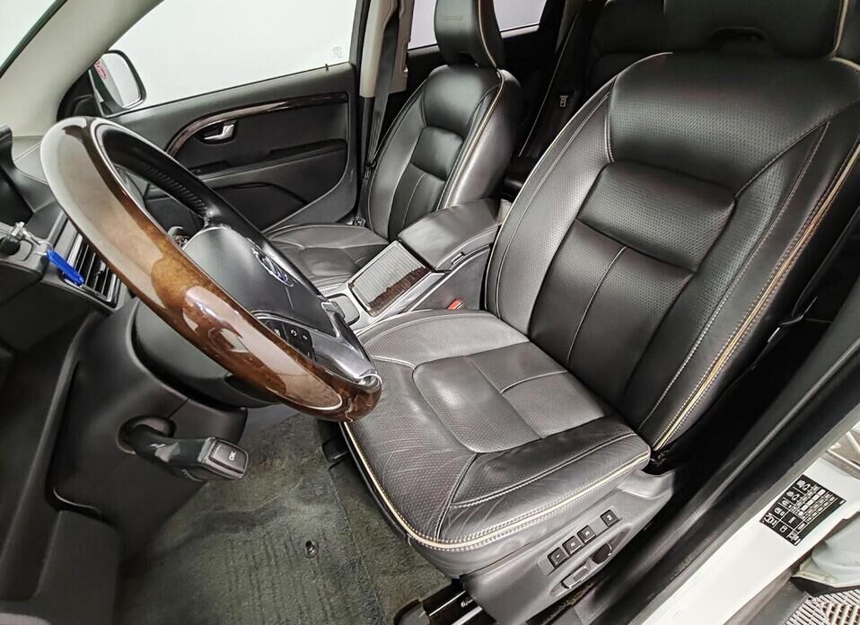 Volvo XC70 2.4d AT (215 л.с.) 4WD