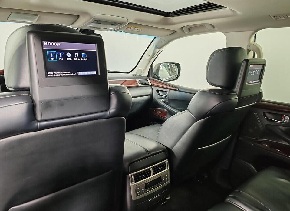 Lexus LX 570 5.7 AT (367 л.с.) 4WD