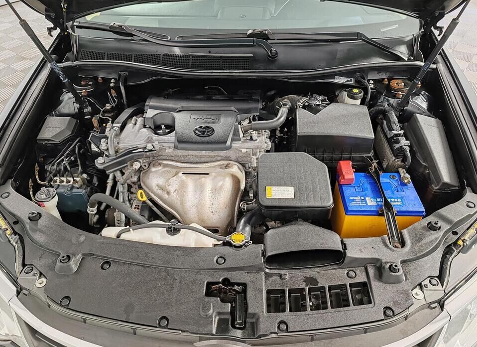 Toyota Camry 2.5 AT (181 л.с.)