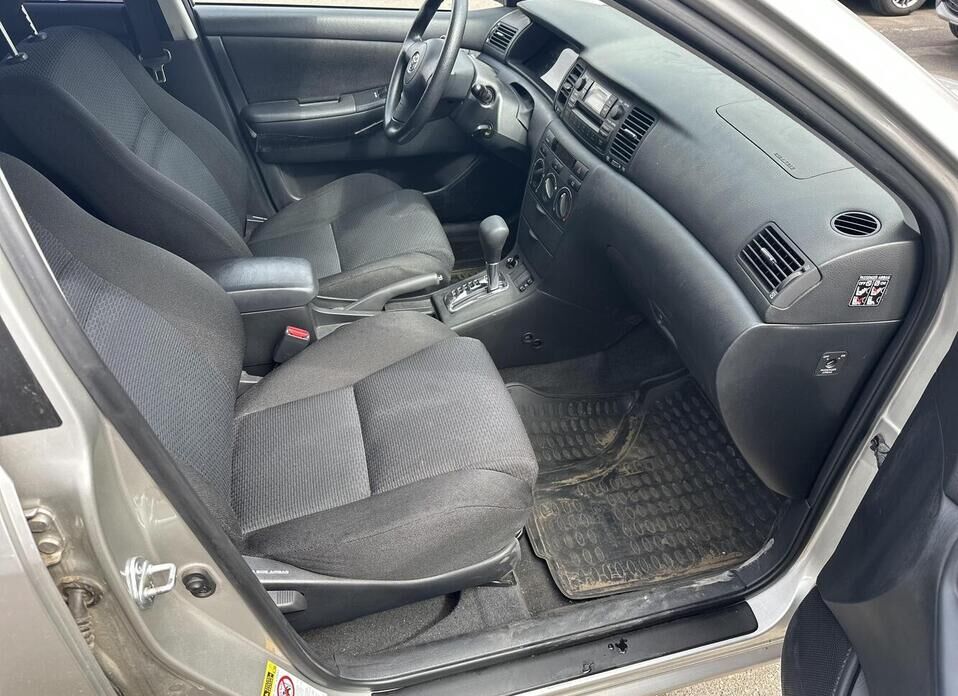 Toyota Corolla 1.6 AT (110 л.с.)